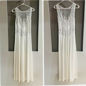 Vintage Vanity Fair Lace & satin nightgown.